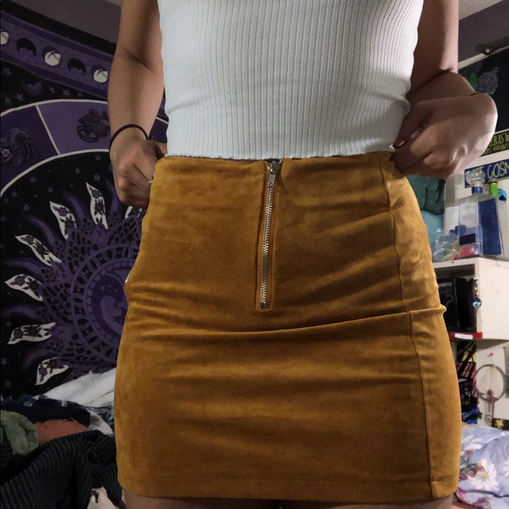 Orange suede skirt!